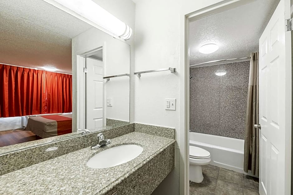 Motel 6-Oklahoma City, OK - Bricktown