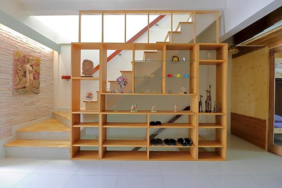 OYO 872 Saen Sabai Hostel