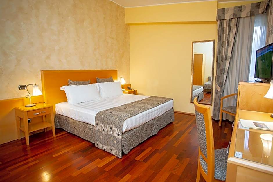Riviera Hotel