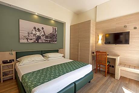 Comfort Family Room with Balcony