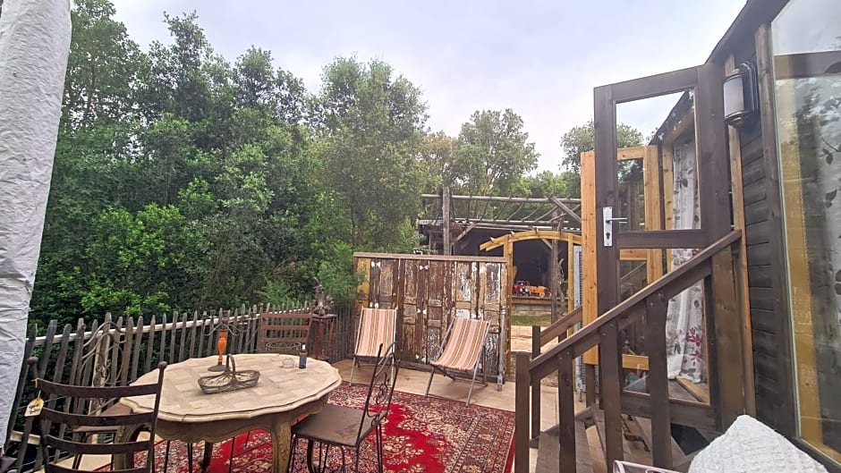 La roulotte au coeur du maquis