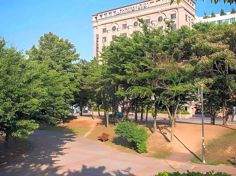 Aura Tourist Hotel