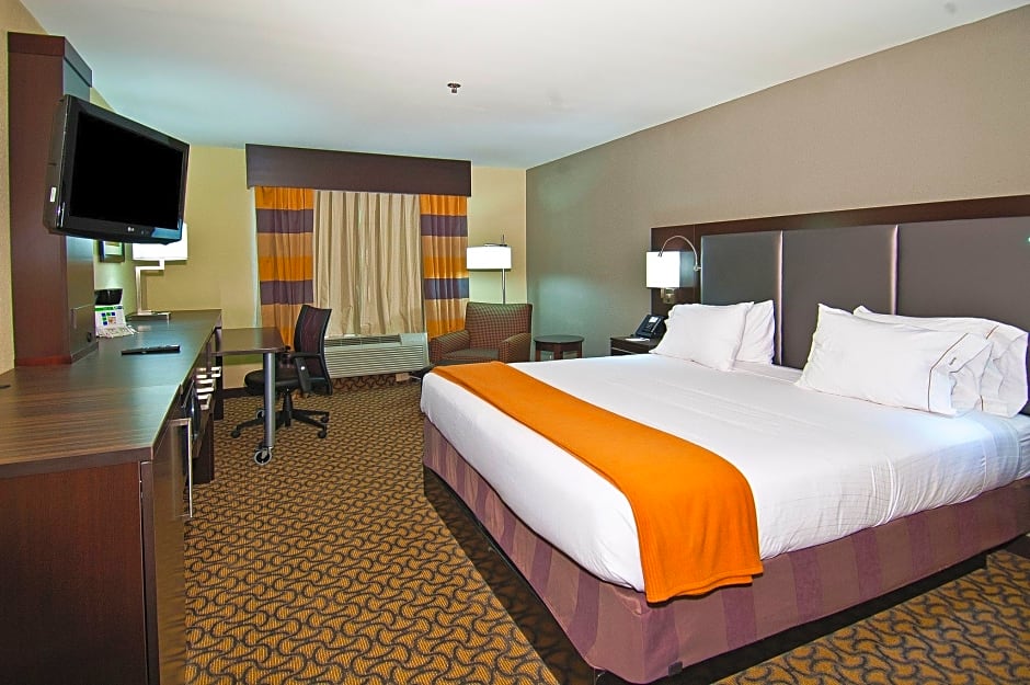 Holiday Inn Express & Suites Jackson/Pearl International Airport By IHG