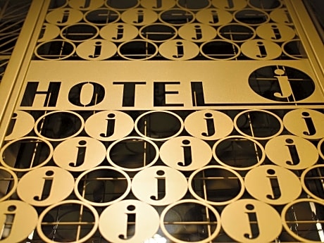 Hotel J