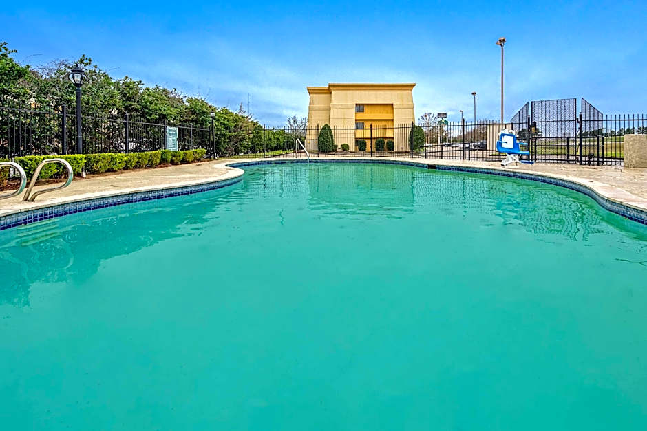 La Quinta Inn & Suites by Wyndham Baton Rouge Siegen Lane