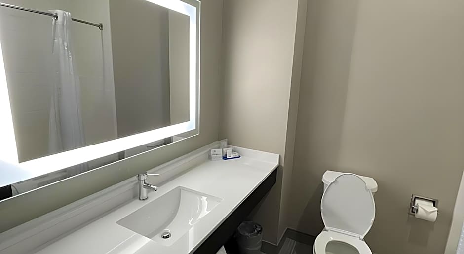 Holiday Inn Express Hotel and Suites Ada By IHG