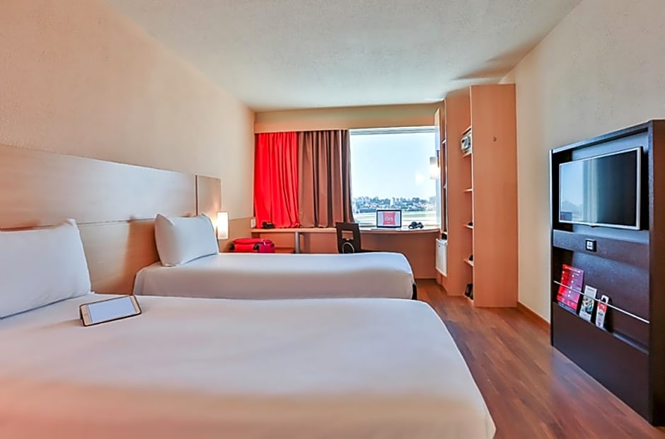 Ibis Makassar City Center Hotel