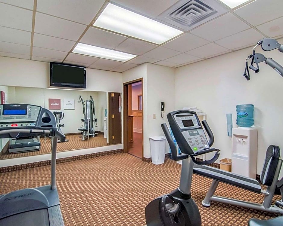 Comfort Inn & Suites Raphine - Lexington near I-81 and I-64