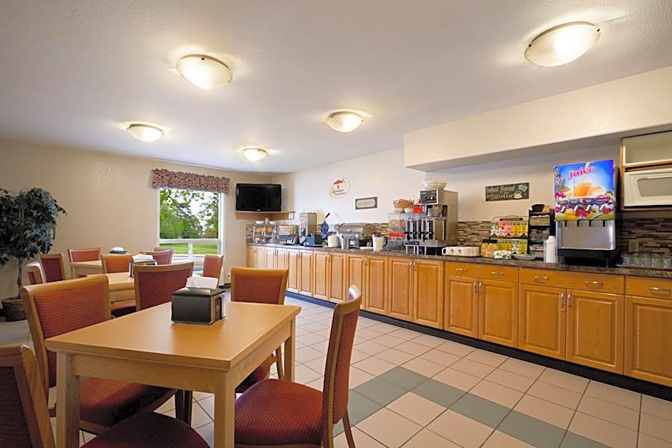 Super 8 by Wyndham Dawson Creek