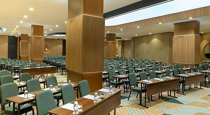 Mövenpick Hotel Istanbul Marmara Sea