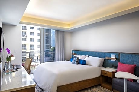 Deluxe King Bed