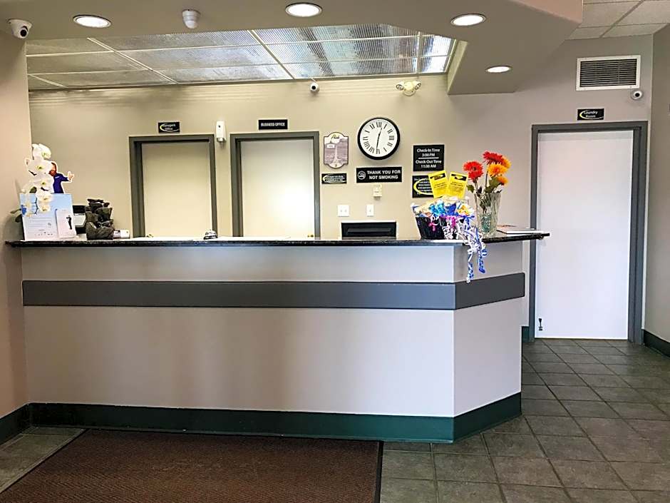 Super 8 by Wyndham Kindersley