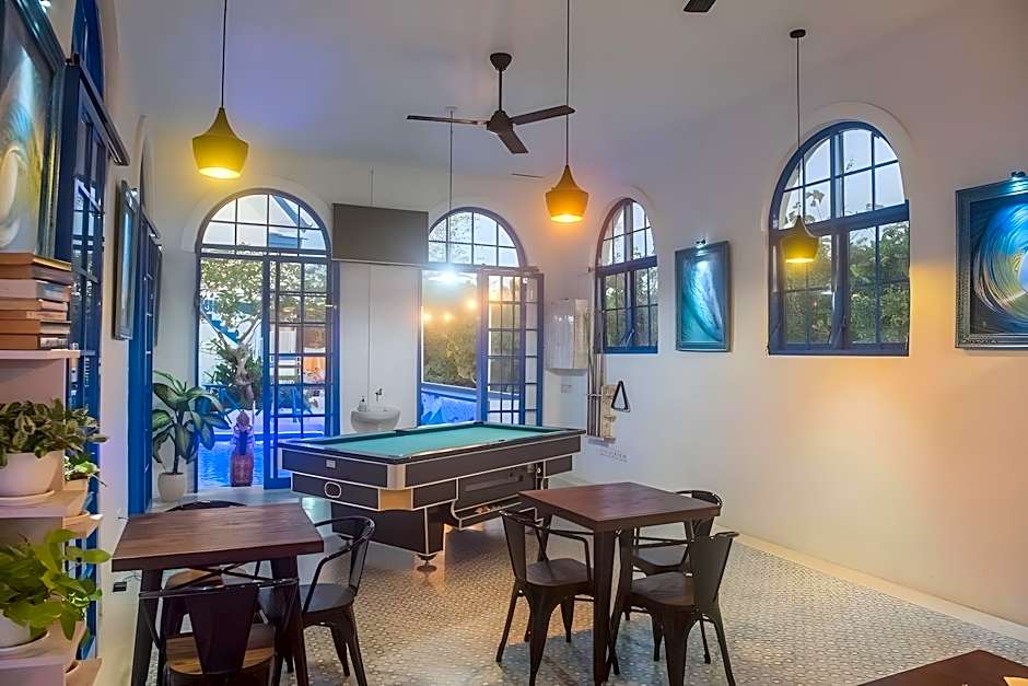 Bombora Surf Camp Hotel