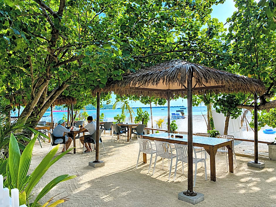 Rashu Hiyaa Hotel Dhiffushi
