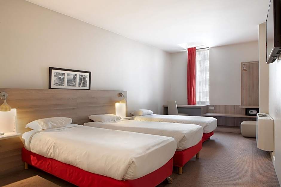 Photo 1 of 4 of Superior 3 Single Beds