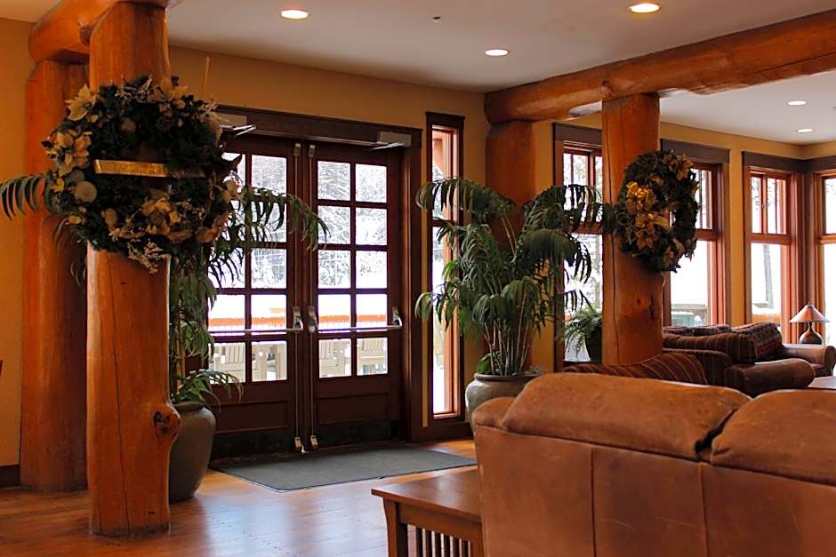 Snow Creek Lodge by Fernie Lodging Co