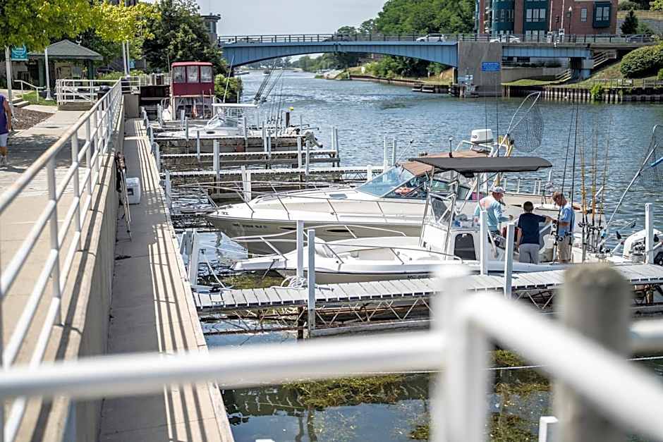 Manistee Inn & Marina