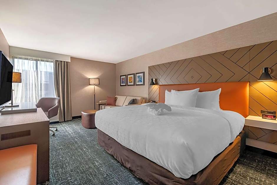 Clarion Inn