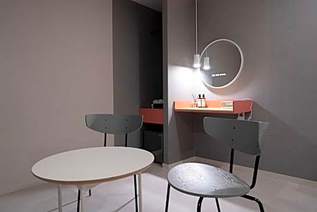 Standard Queen Room
