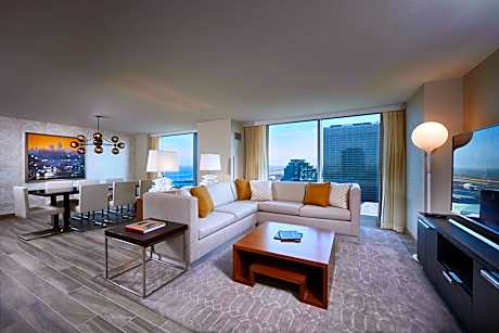 Chairman Suite - 1 King Bed