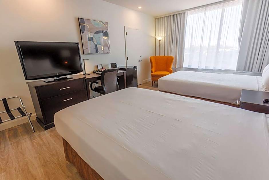 Travelodge Hotel & Convention Center by Wyndham Quebec City