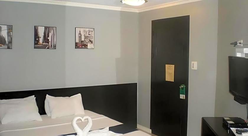 Richmond Plaza Hotel