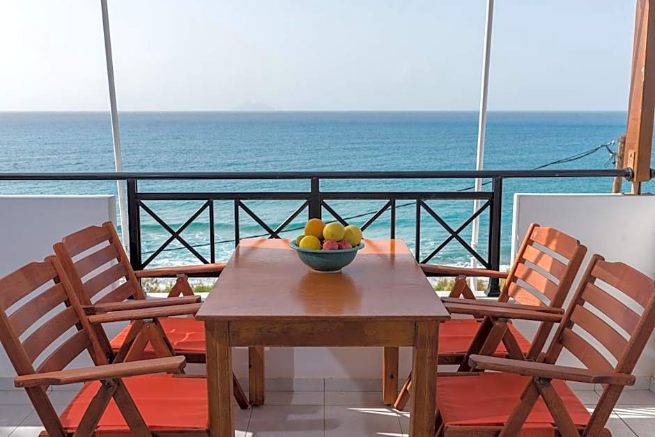 Finikas Studios & Apartments - Kalamaki Holidays