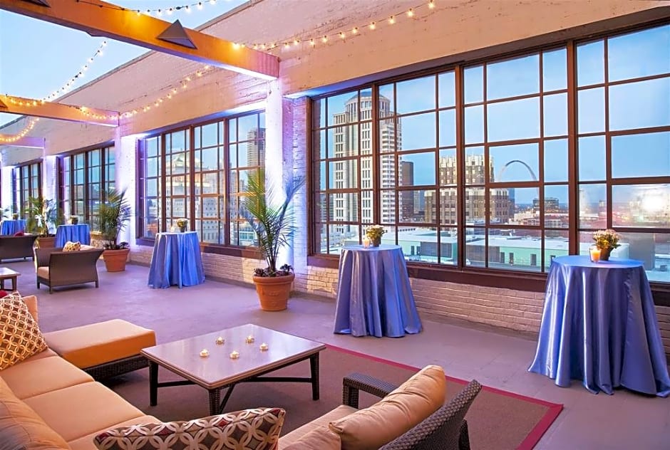 OYO Hotel St Louis Downtown City Center MO