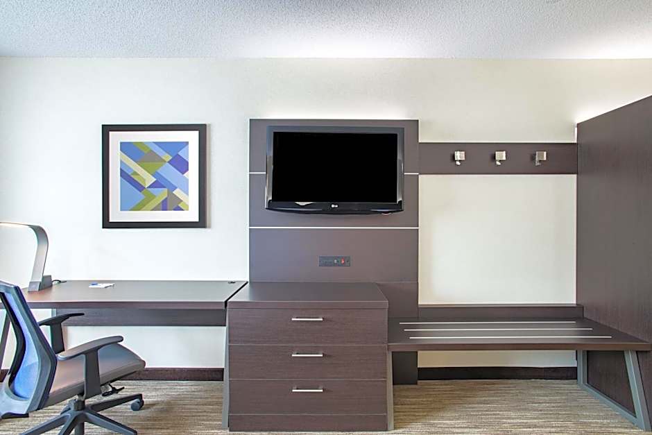 Holiday Inn Express Hotel & Suites Boston - Marlboro By IHG