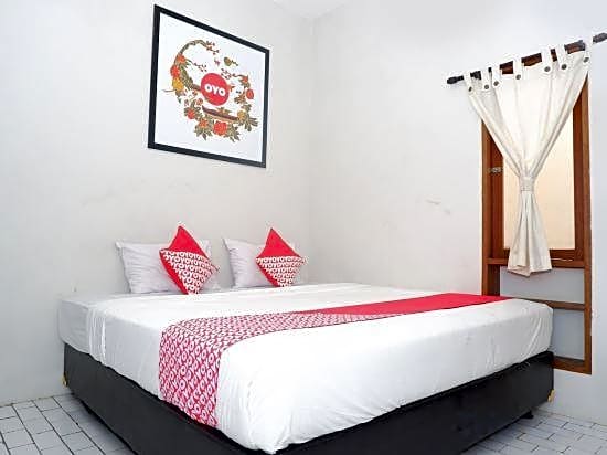 OYO 422 Achterhuis Residence