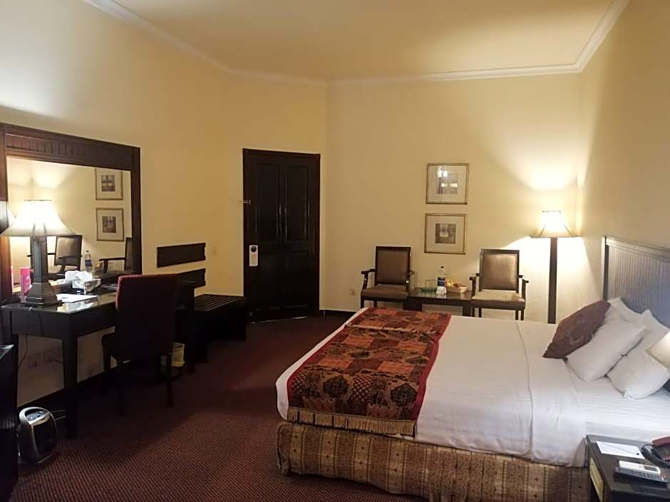 Bravo Hotel – Lahore, WI