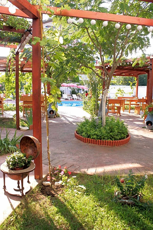 Alba Family Club Hotel