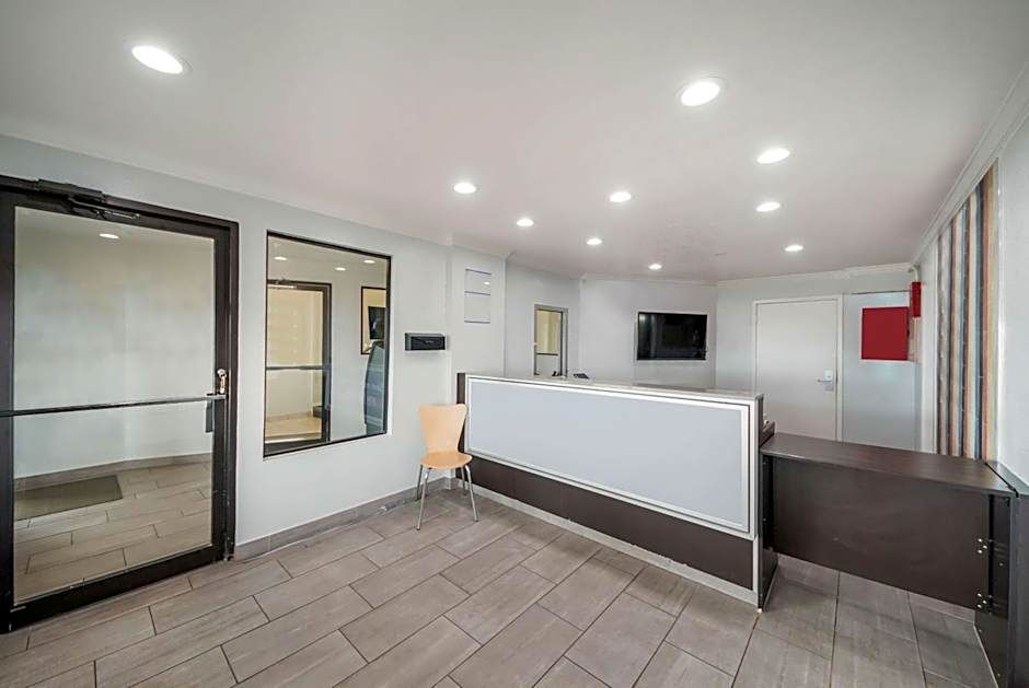 Studio 6 Laredo, Tx - North I-35