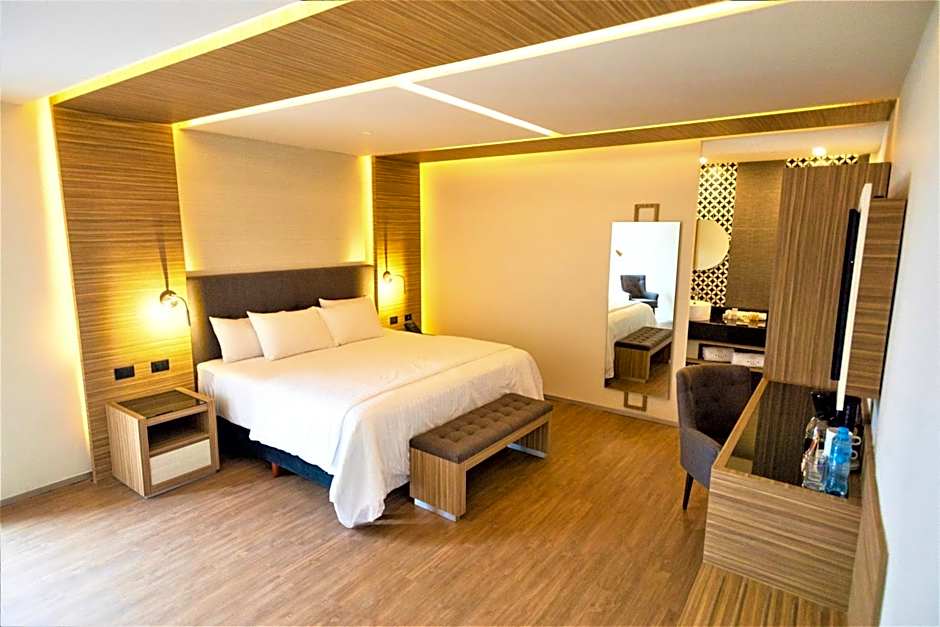 Hotel Plaza by Kavia