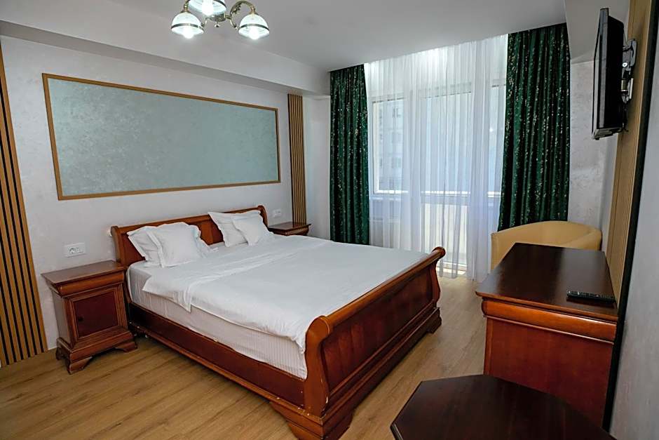 Hotel Senator