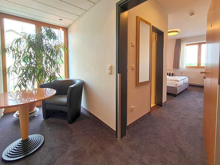 Hotel am Hachinger Bach by Blattl