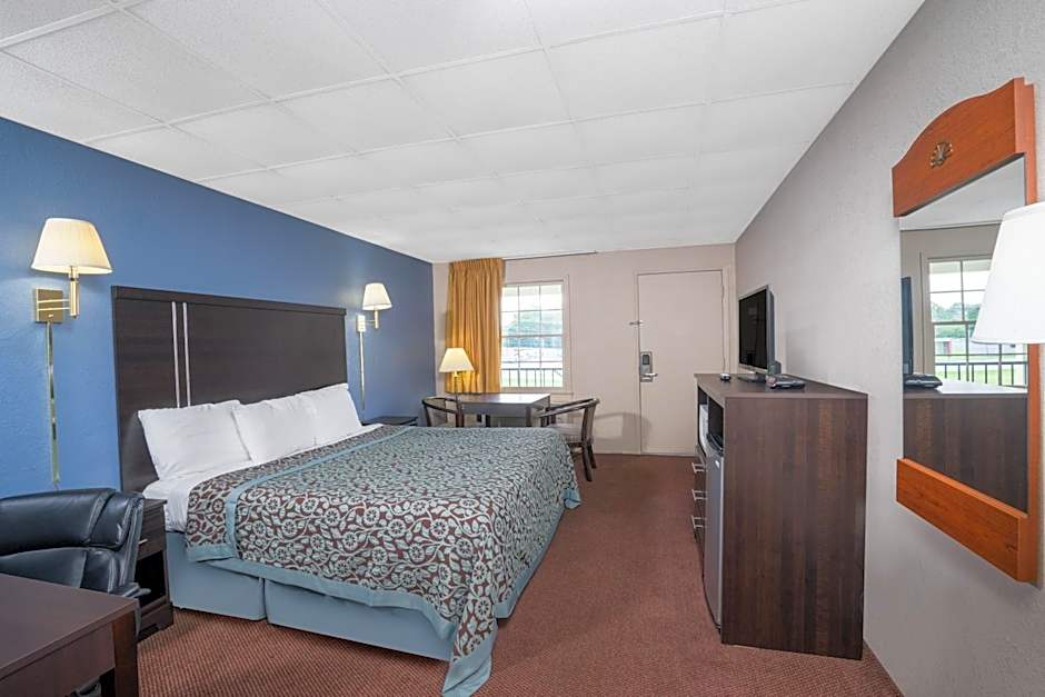 Days Inn by Wyndham Lincolnton
