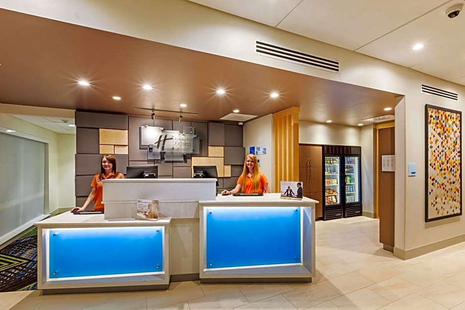 Holiday Inn Express and Suites Chanute, an IHG Hotel