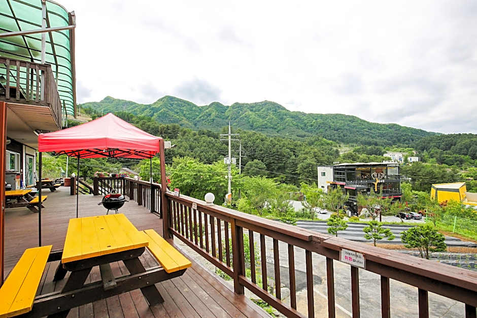 Rivertain Hotel