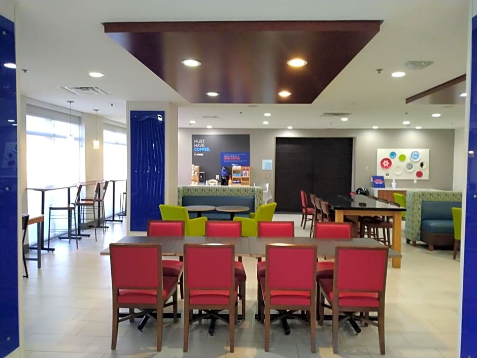 Holiday Inn Express Hotel & Suites Albuquerque Midtown by IHG