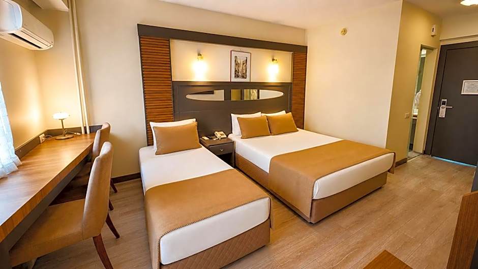 Lycus River Thermal Hotel