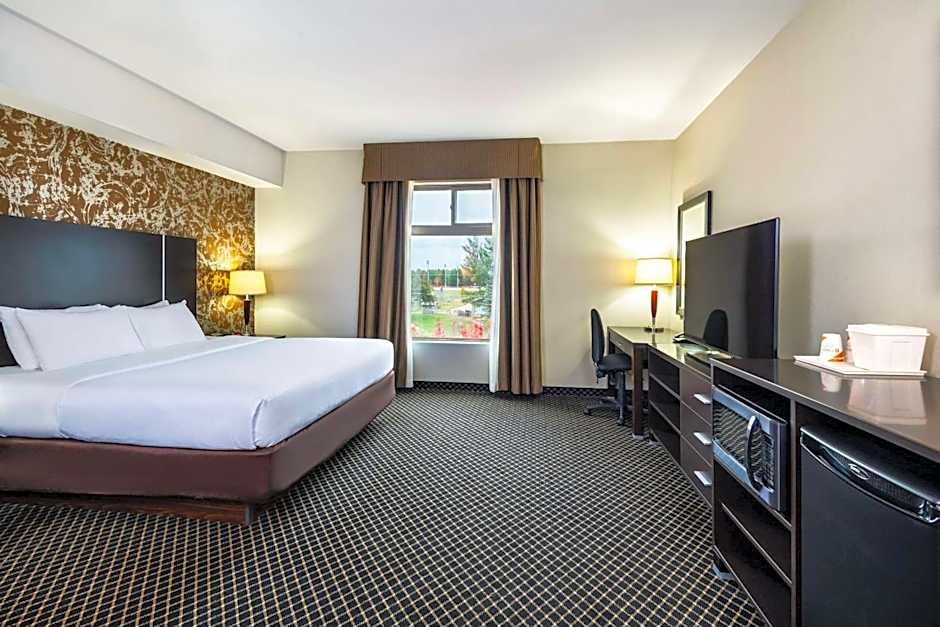 Quality Inn & Suites Petawawa