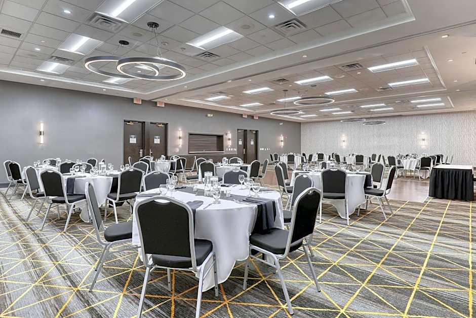 Holiday Inn Hotel & Suites Madison West - Middleton By IHG