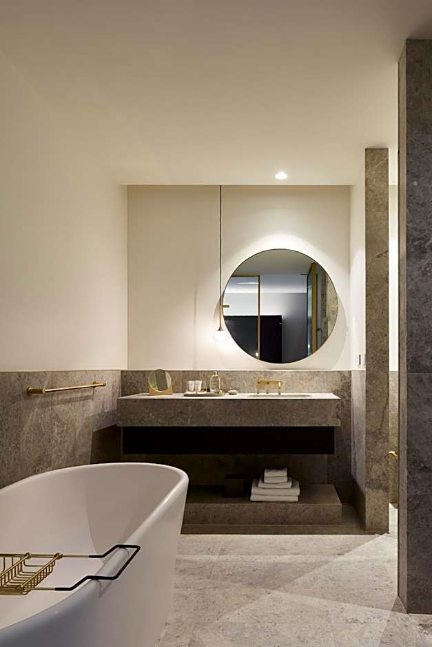 Eos by SkyCity