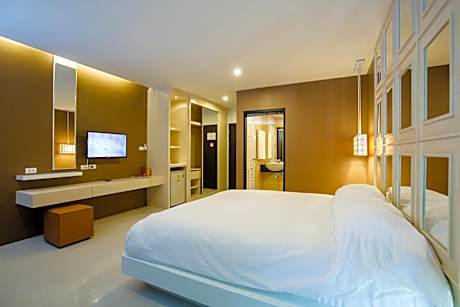 Deluxe Double or Twin Room