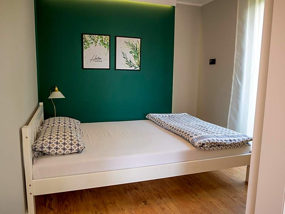 Hostel w ogrodzie