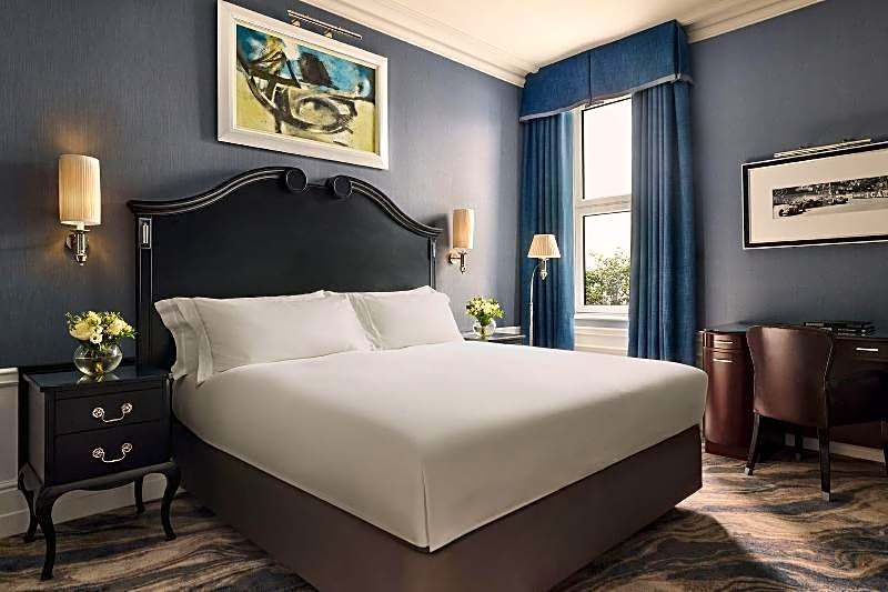 Photo 1 sur 2 de Superior 1 King Bed