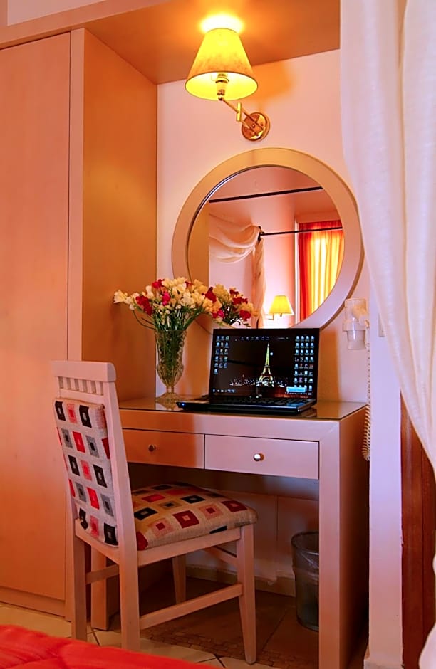 Acropole Delphi City Hotel