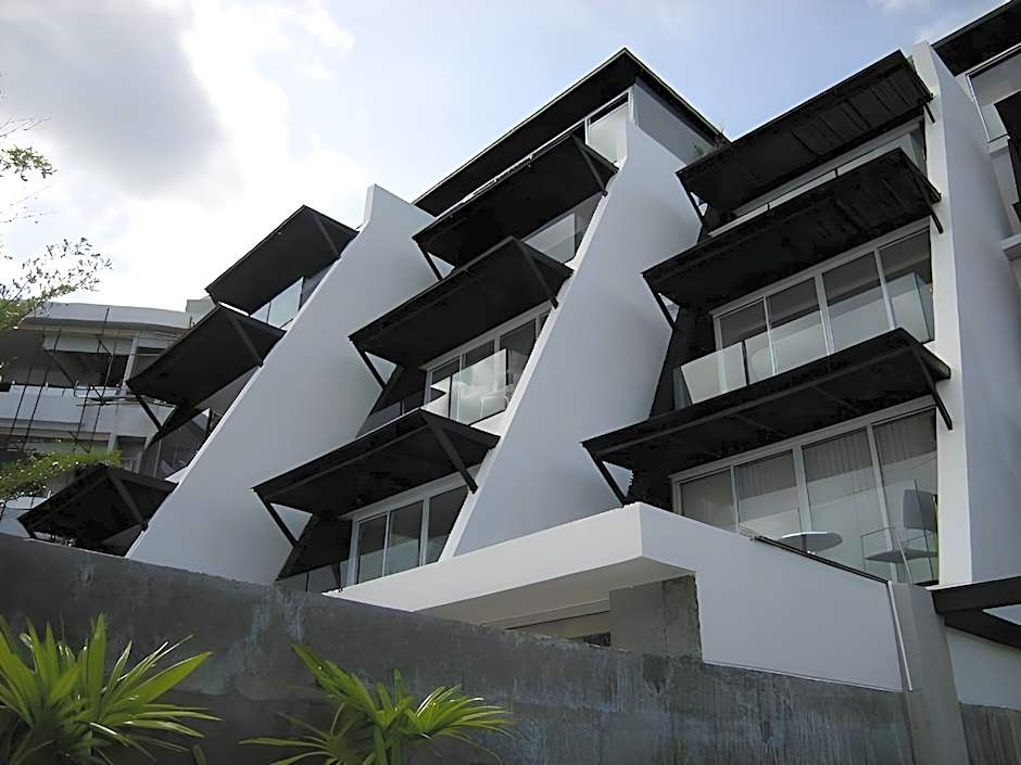 The Front Hotel and Apartments