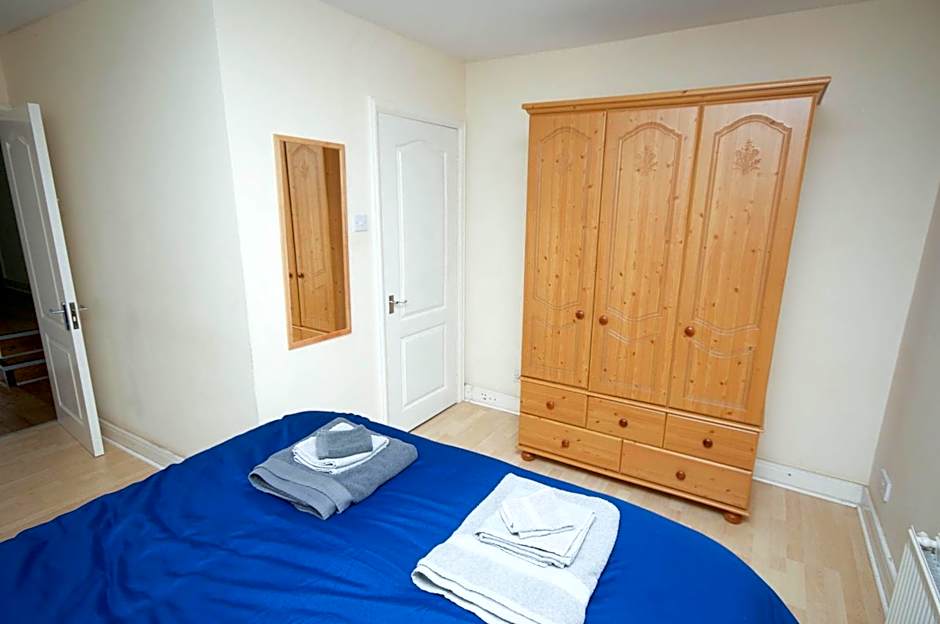 MARLEY MANSIONS APARTMENT - Clarendon